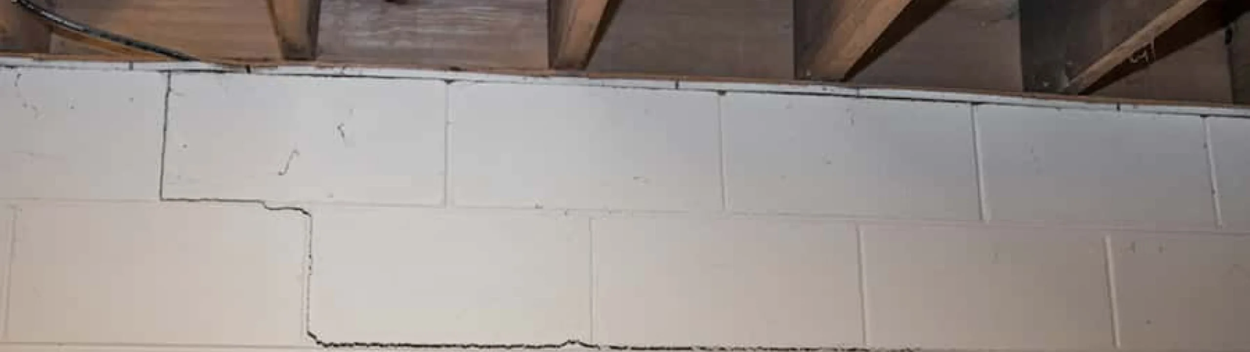 Horizontal crack in a crawl space block foundation wall in Fort Mill, NC